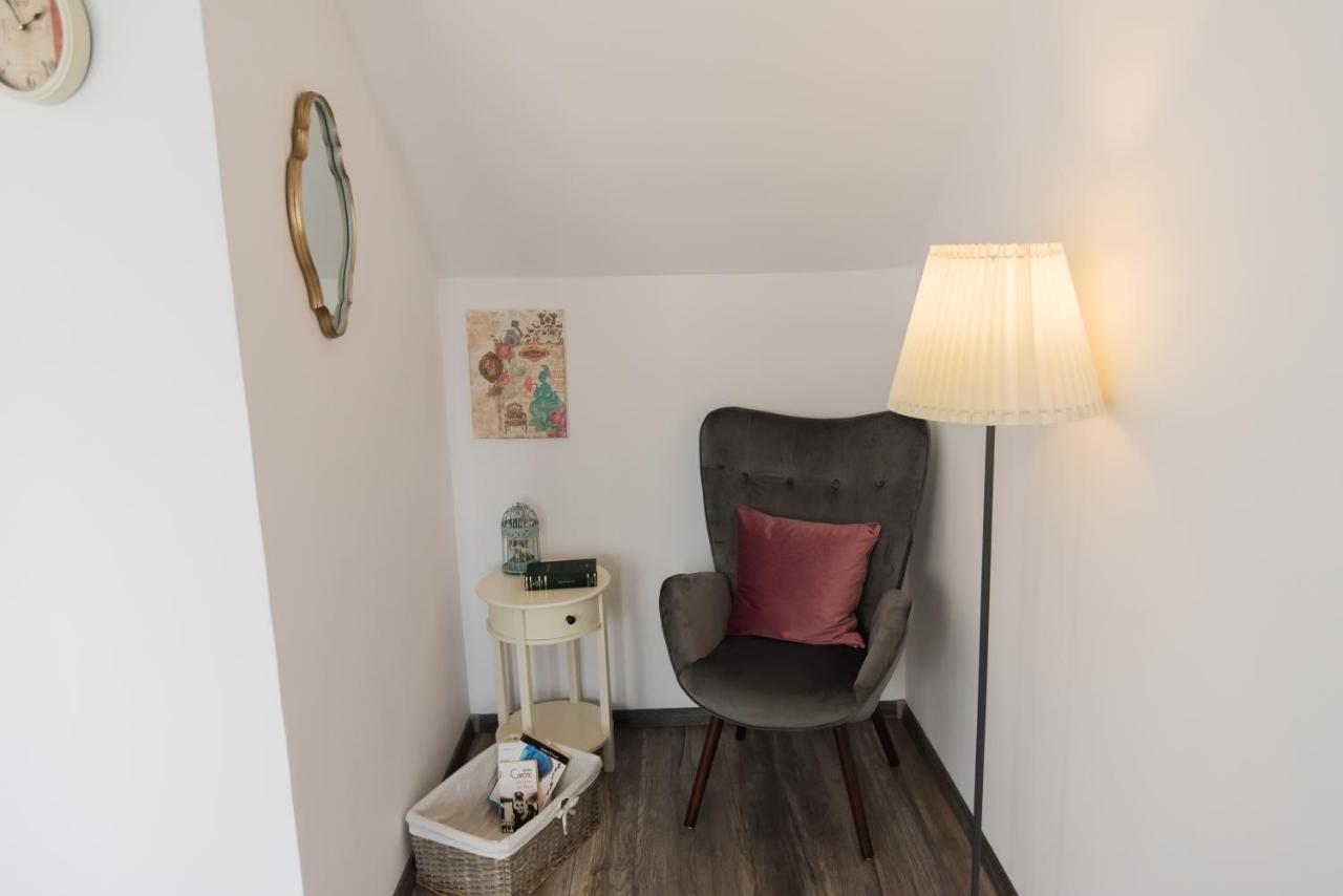 Vila Chic M Hotel Moieciu de Jos Buitenkant foto
