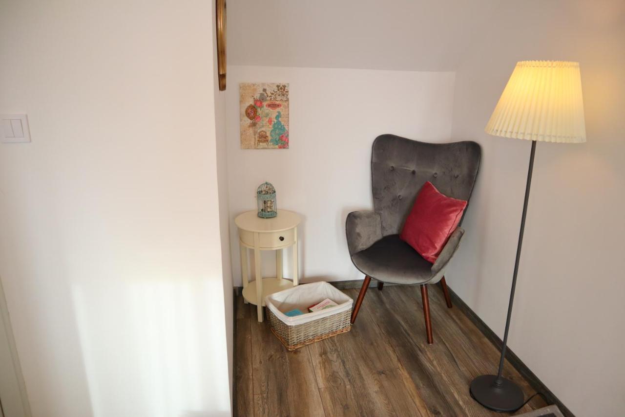 Vila Chic M Hotel Moieciu de Jos Buitenkant foto